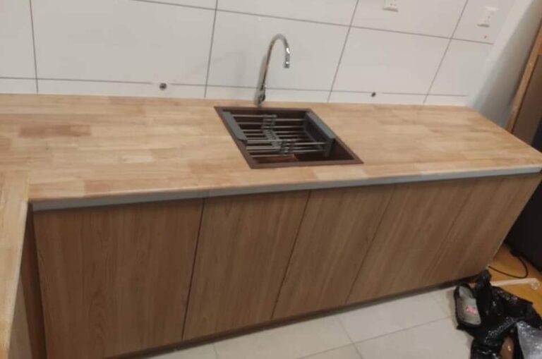 wood kitchen cabinets